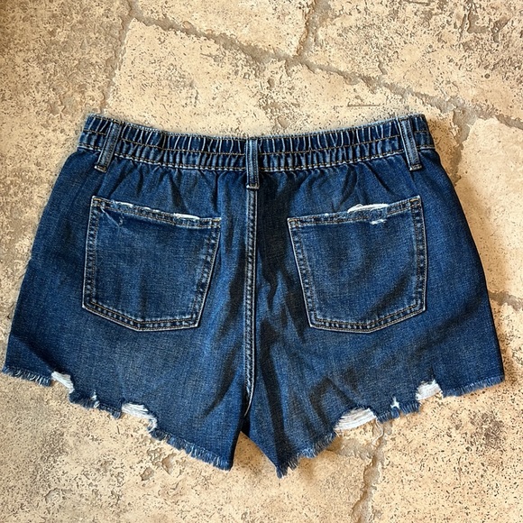 Women’s American Eagle Denim Shorts - Picture 2 of 3
